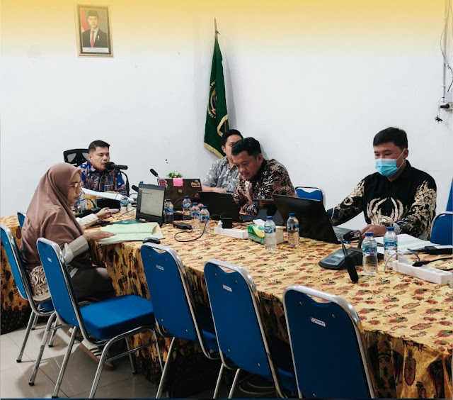 Kantor Pertanahan Kabupaten Merauke Ikuti Monev Percepatan Penyelesaian PDDM, Komit Capai Zero Tunggakan Akhir 2025 Kantor Pertanahan Kabupaten Merauke mengikuti rapat Monev percepatan penyelesaian Pendapatan Diterima Dimuka (PDDM) bersama Kantor Wilayah BPN Papua. Kepala Kantor, Pantoan Kalendy Posma Hasoloan Tambunan, S.ST., menegaskan komitmen mencapai target Zero Tunggakan PDDM pada akhir tahun 2025.