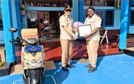 Sebagai20bentuk20apresiasi20dan20penghargaan20atas20kinerja20serta20kontribusi20terbaik20pegawai20Kantor20P