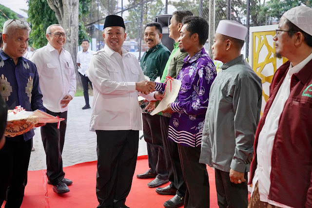 ATR/BPN Serahkan 33 Sertipikat Tanah Wakaf di Sulawesi Tengah