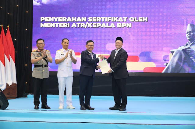 Menteri ATR/BPN Serahkan Sertipikat Hak Pakai untuk Lemhannas RI di HUT ke-61