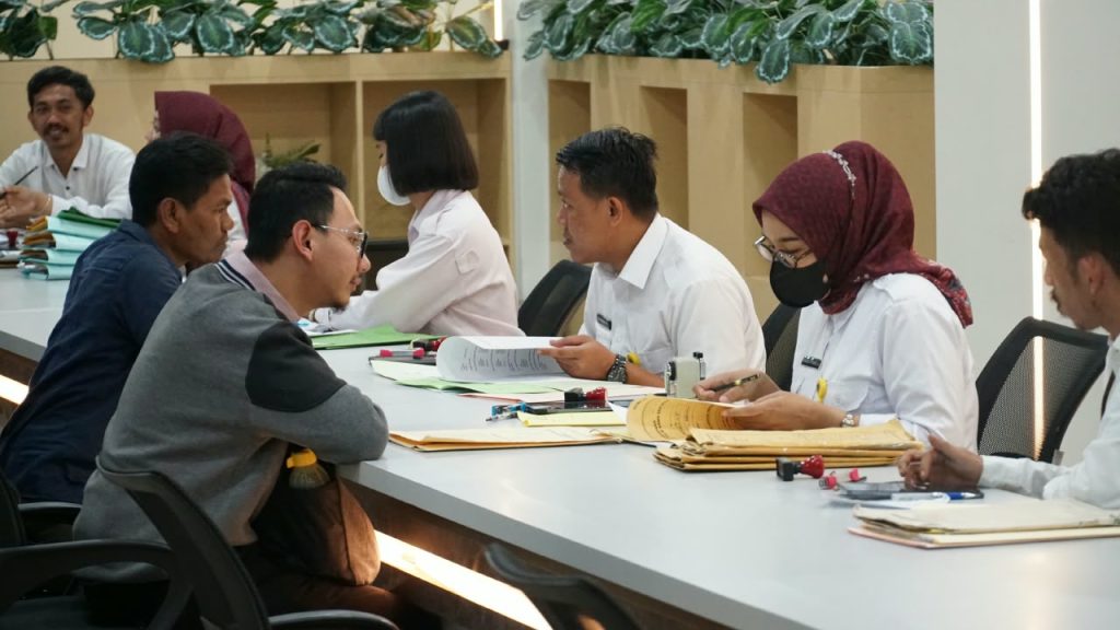 PELATARAN ATR/BPN melayani masyarakat di akhir pekan